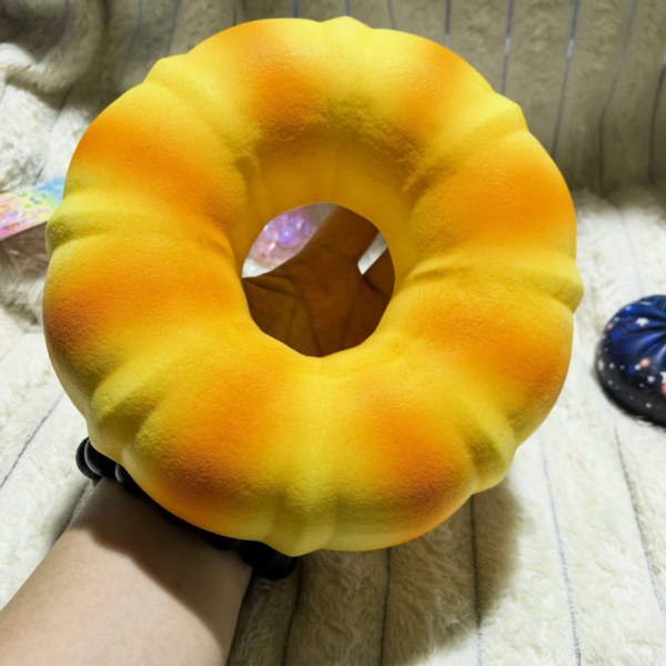 PU超大菠萝包湿软慢回弹捏捏玩具仿真食玩牛角包食物面包解压玩具 - 图片 2